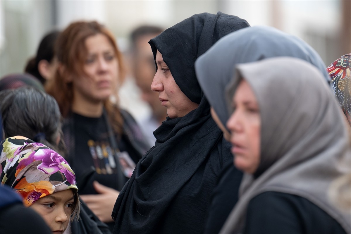 Ankara'nın Elmadağ ilçesinde kopan tır lastiğinin çarpması sonucu yaşamını yitiren 18 yaşındaki...