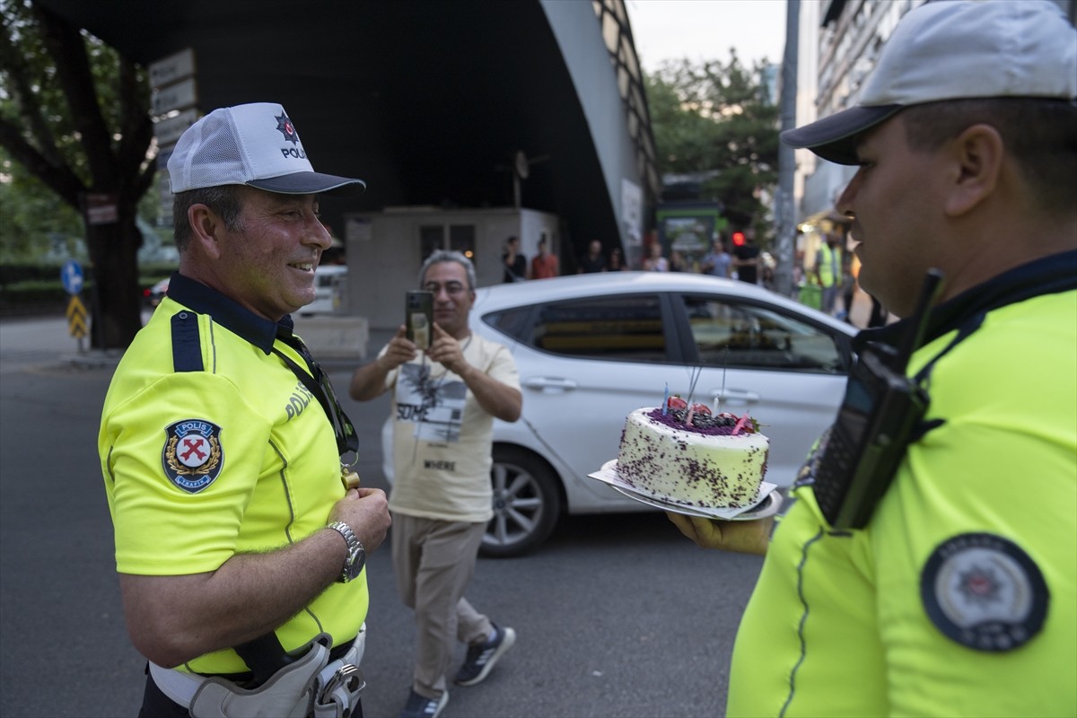 Ankara Trafik Denetleme Şube Müdürlüğünde görevli polis memuru Kenan Üstüner, 31 yıllık meslek...
