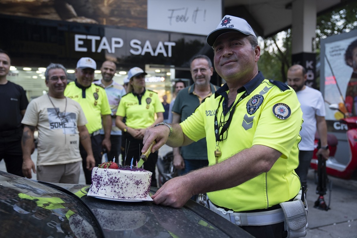 Ankara Trafik Denetleme Şube Müdürlüğünde görevli polis memuru Kenan Üstüner, 31 yıllık meslek...