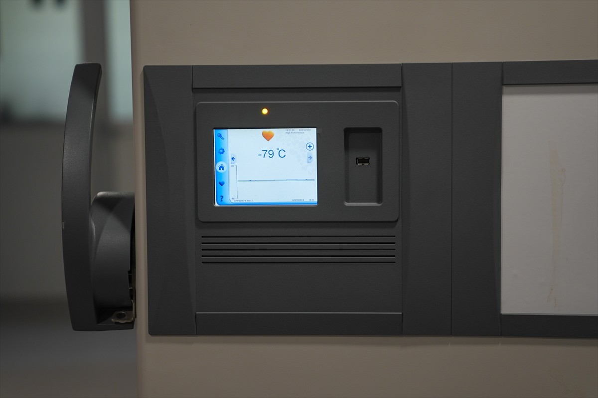 Ankara Üniversitesi (AÜ) Tıp Fakültesi Hastaneleri bünyesindeki Faz -1 Klinik Araştırma Merkezi...