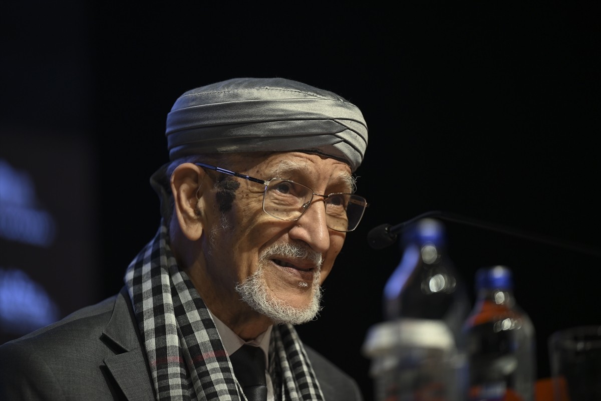 Arap dünyasının önde gelen düşünürlerinden Faslı filozof Prof. Dr. Taha Abdurrahman...