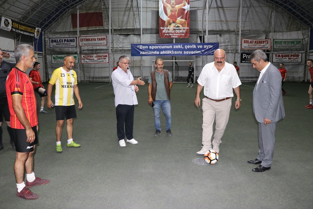 Atlanta 1996 Olimpiyatları'nda şampiyon olan eski milli güreşçi Mahmut Demir (sağda), Paris 2024...