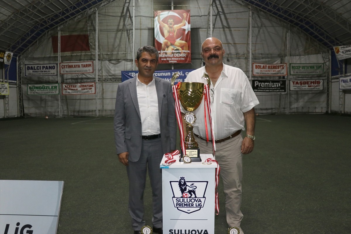 Atlanta 1996 Olimpiyatları'nda şampiyon olan eski milli güreşçi Mahmut Demir (sağda), Paris 2024...