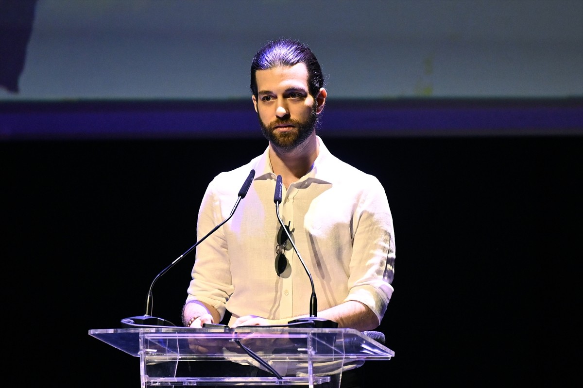 Beyin kanaması sonucu 10 yıldır komada olan ve hayatını kaybeden tiyatro sanatçısı ve sunucu Kenan...