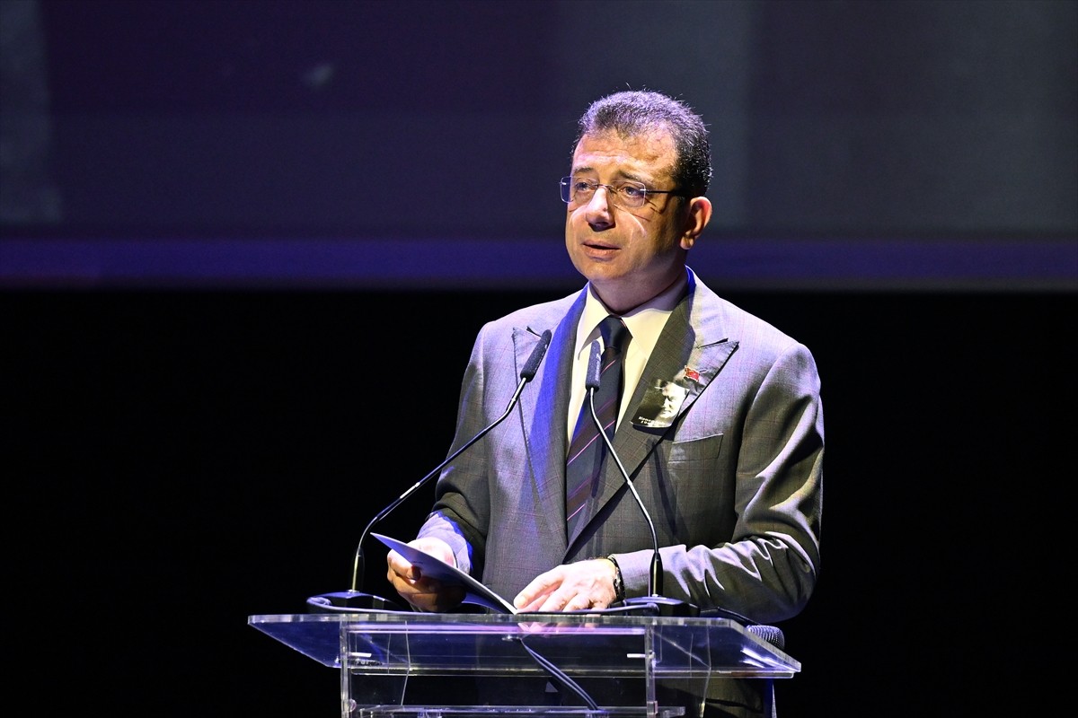 Beyin kanaması sonucu 10 yıldır komada olan ve hayatını kaybeden tiyatro sanatçısı ve sunucu Kenan...