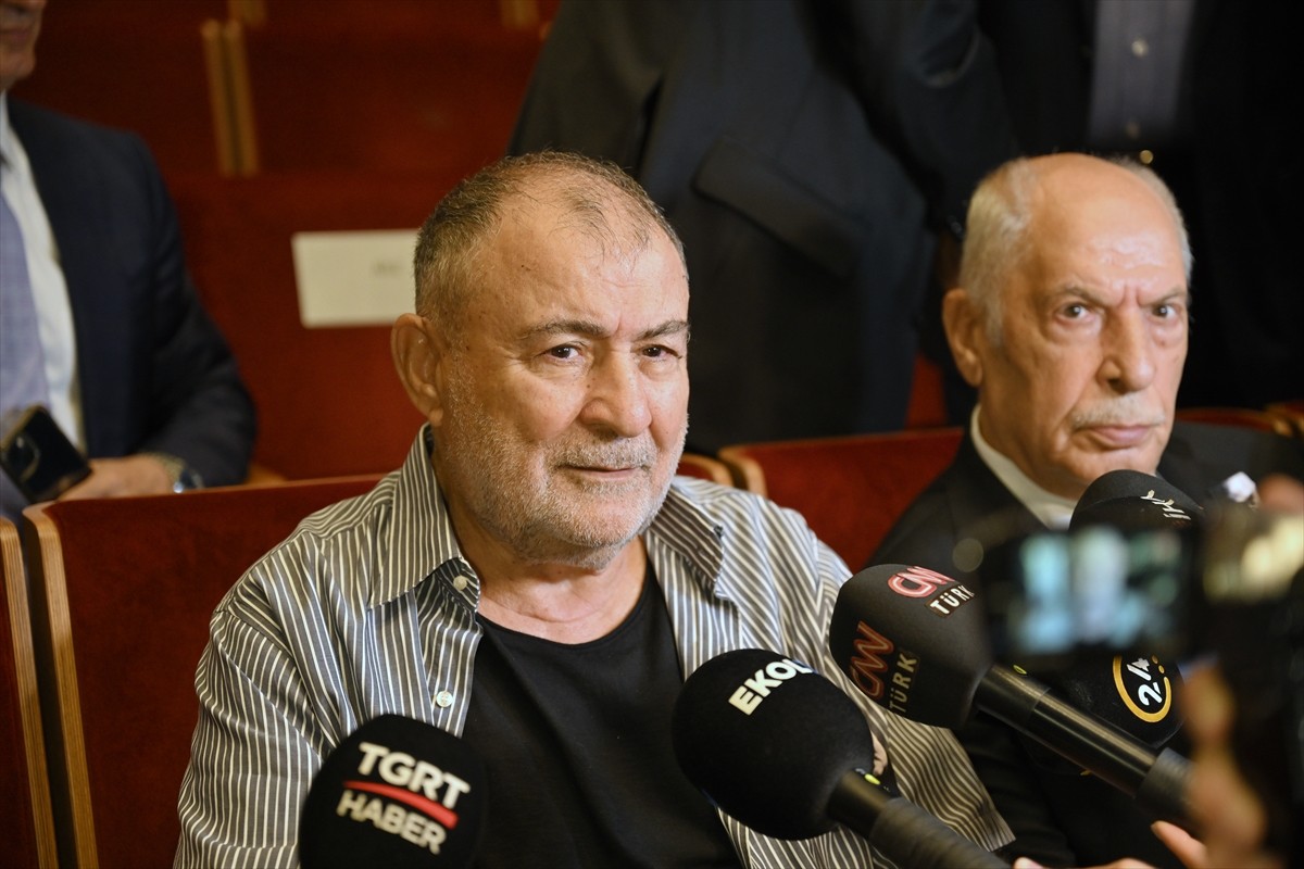 Beyin kanaması sonucu 10 yıldır komada olan ve hayatını kaybeden tiyatro sanatçısı ve sunucu Kenan...