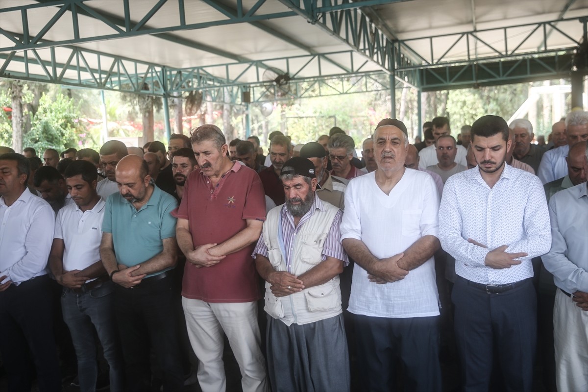 Bingöl'deki bıçaklı saldırıda hayatını kaybeden 83 yaşındaki Buradin Budancamanak'ın cenazesi...