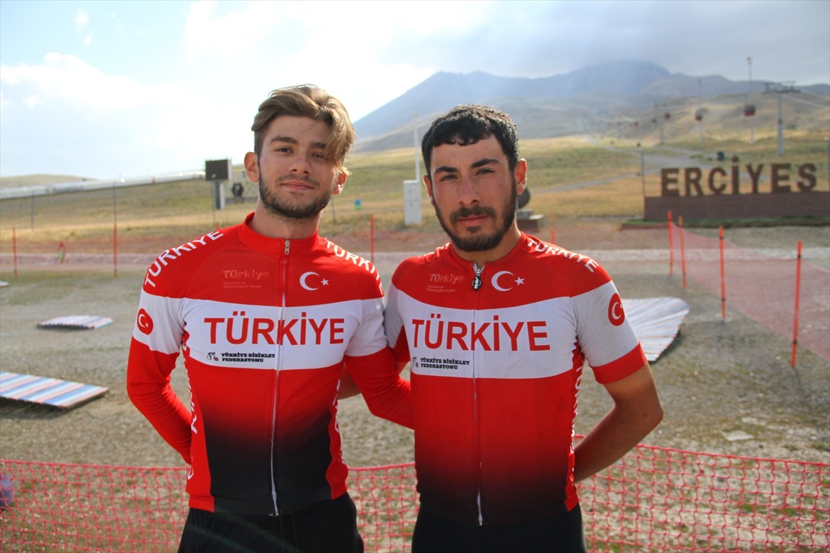 Bisiklet Milli Takımı, eylül ayında düzenlenecek Avrupa Şampiyonası ve Dünya Şampiyonası öncesi...