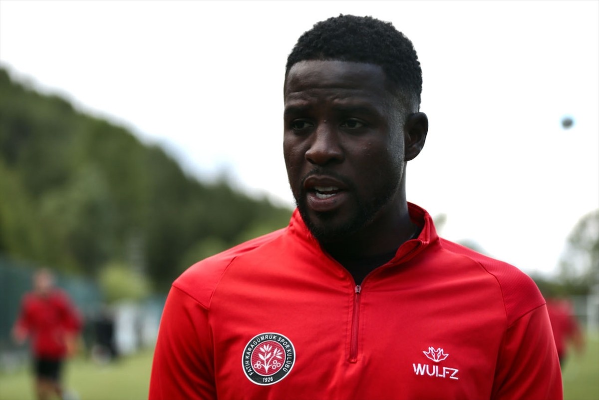 Bolu'nun Esentepe bölgesindeki bir otelde kamp yapan Fatih Karagümrük, Trendyol 1. Lig'de şampiyon...