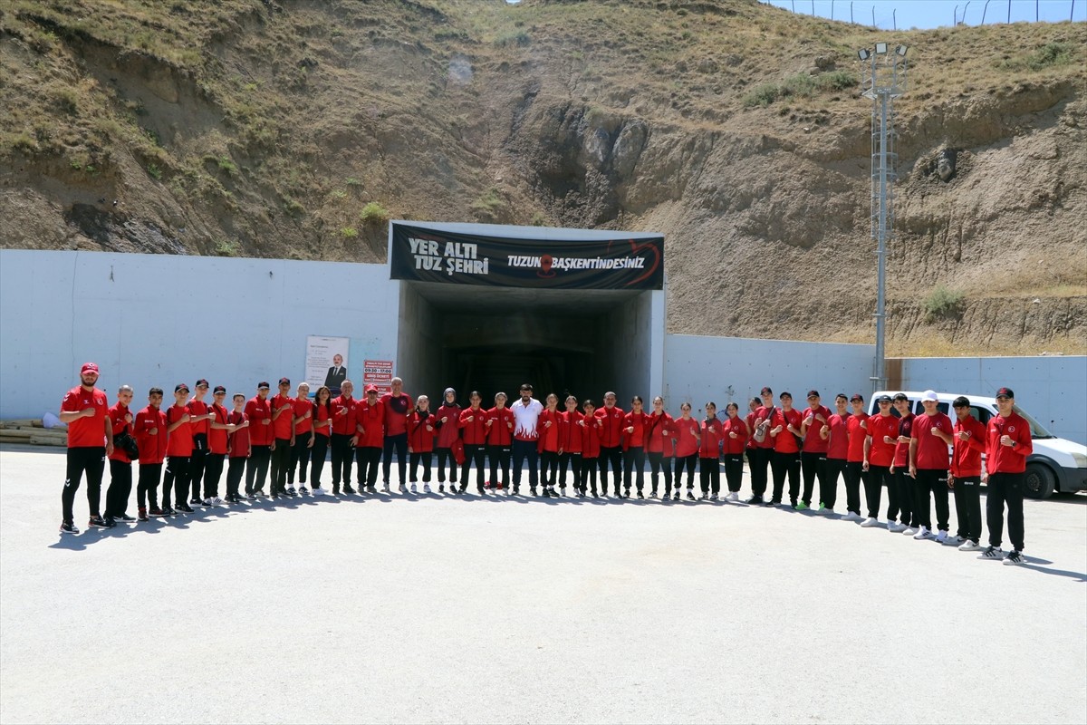 Bosna Hersek'te düzenlenecek Üst Minik Erkekler ve Kadınlar Avrupa Boks Şampiyonası'na Çankırı'da...