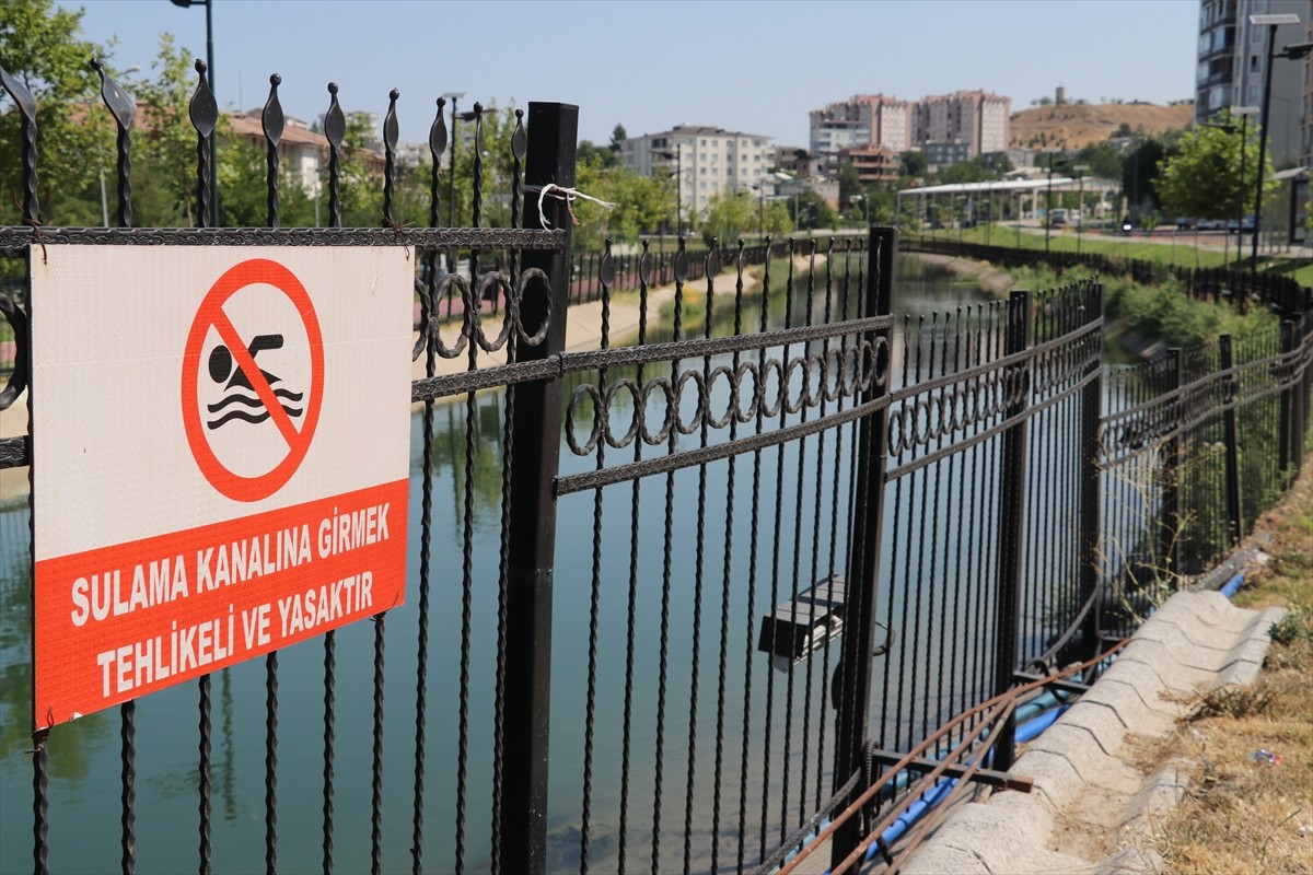 Bunaltıcı sıcakların yaşandığı yaz aylarında sulama kanalları, nehirler ve göletlerde yaşanan...