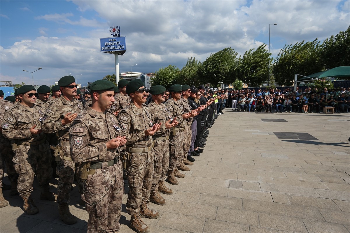 Bursa'da kanser tedavisi gördüğü sırada 47 yaşında vefat eden İl Emniyet Müdür Yardımcısı Özay...