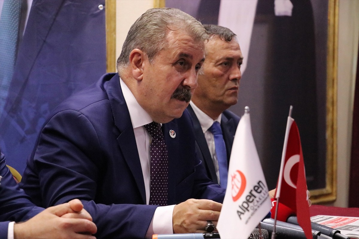 Büyük Birlik Partisi (BBP) Genel Başkanı Mustafa Destici, Tekirdağ’da Süleymanpaşa Halk Eğitim...