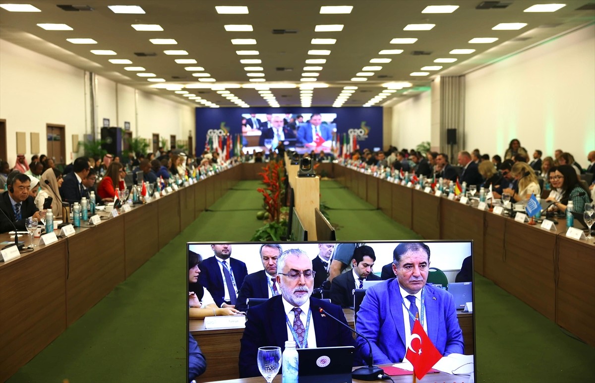 Çalışma ve Sosyal Güvenlik Bakanı Vedat Işıkhan, Brezilya'nın Fortaleza kentinde, "G20 Çalışma ve...