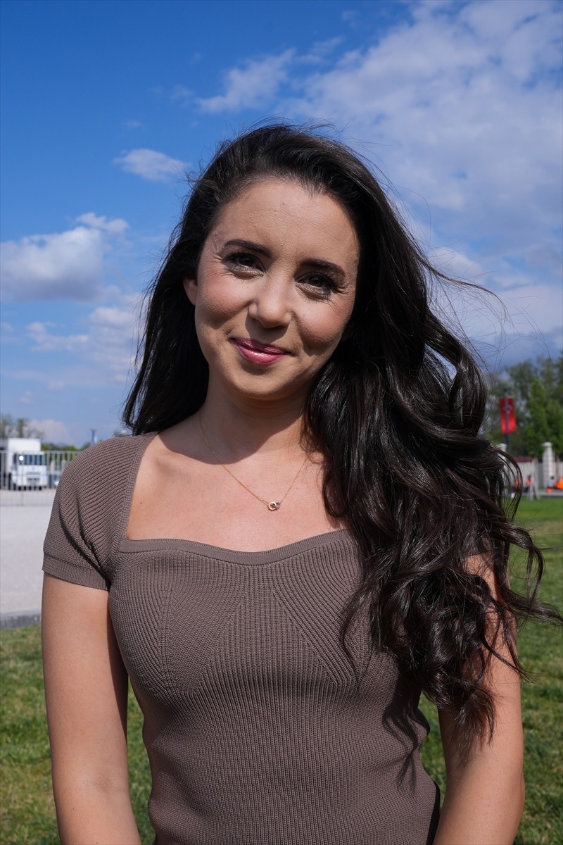 Caz, blues, pop, funk ve elektronik müziği modern tınılarla buluşturan piyanist, besteci, söz...