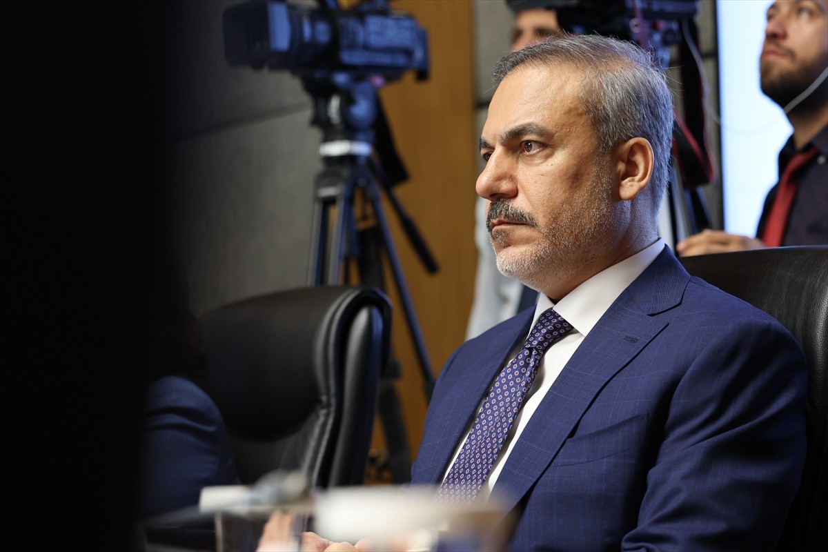Dışişleri Bakanı Hakan Fidan, TBMM Dışişleri Komisyonu Başkanı Fuat Oktay başkanlığında toplanan...