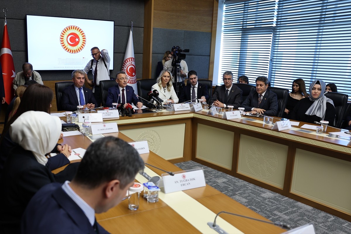 Dışişleri Bakanı Hakan Fidan, TBMM Dışişleri Komisyonu Başkanı Fuat Oktay başkanlığında toplanan...