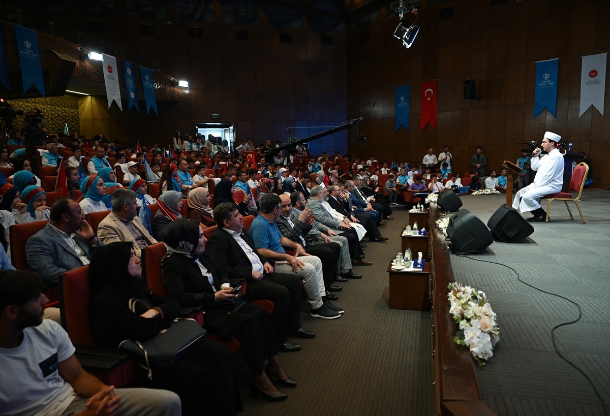 Diyanet İşleri Başkanlığı ile Türkiye Diyanet Vakfı (TDV) işbirliğinde düzenlenen "Yazımda...