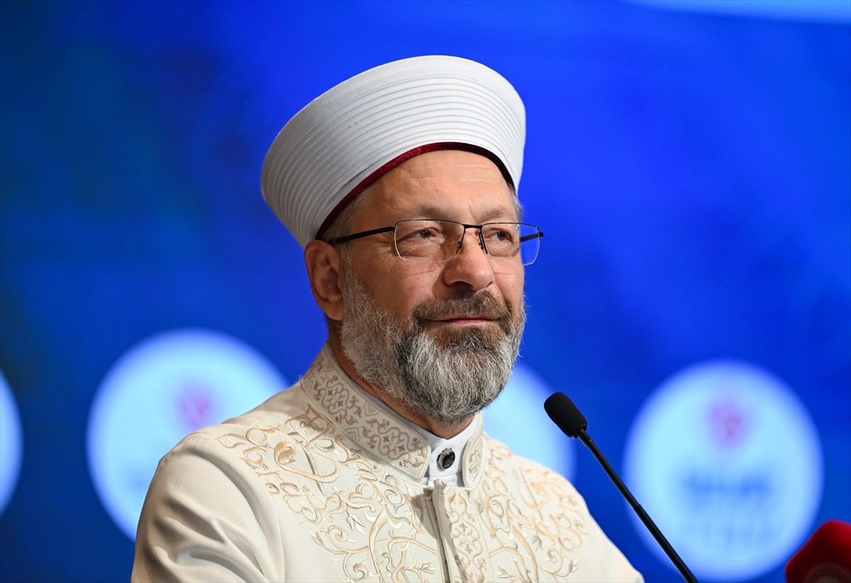 Diyanet İşleri Başkanlığı ile Türkiye Diyanet Vakfı (TDV) işbirliğinde düzenlenen "Yazımda...