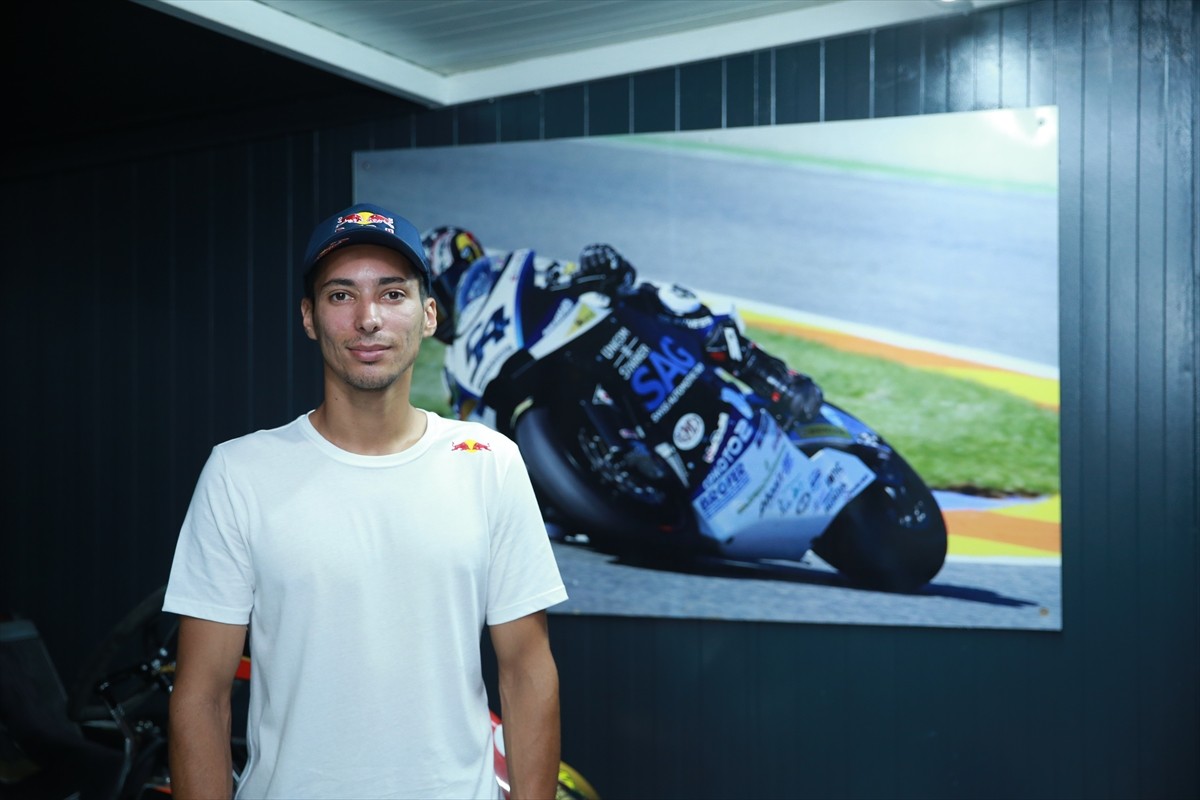 Dünya Superbike Şampiyonası'nda üst üste 10 kez yarış kazanan Toprak Razgatlıoğlu, Portekiz'de...