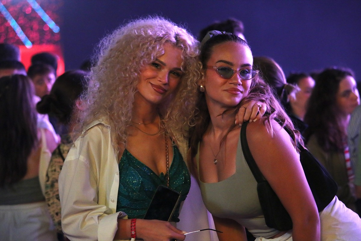 Dünyaca ünlü Kosova asıllı İngiliz şarkıcı Dua Lipa ve babası tarafından Kosova’nın başkenti...