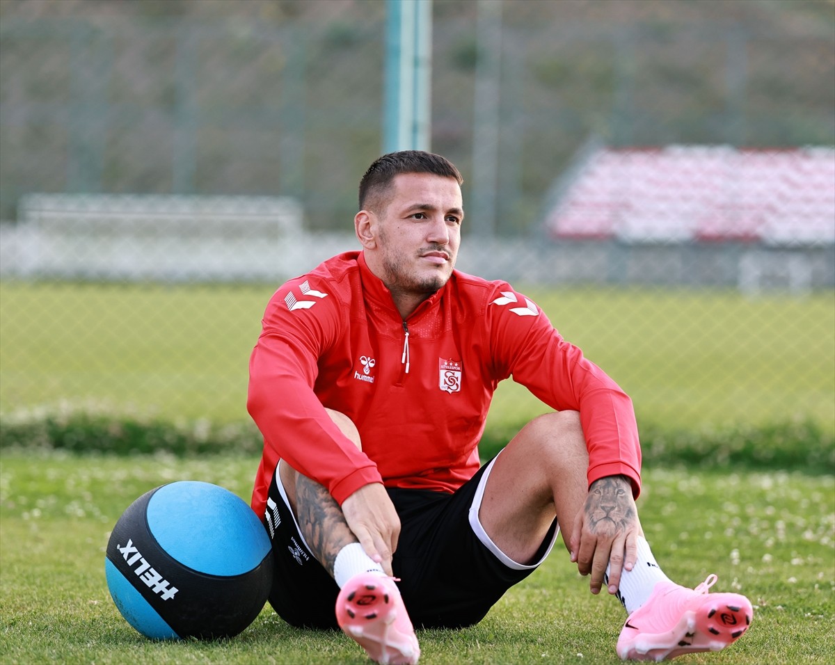 EMS Yapı Sivasspor, 2024-2025 sezonu hazırlıklarının ikinci etap çalışmalarını Erzurum'da teknik...