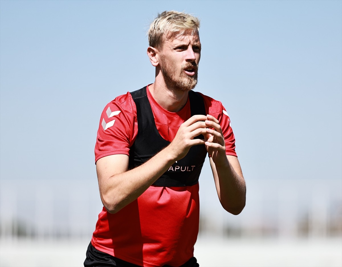 EMS Yapı Sivasspor, 2024-2025 sezonu hazırlıklarının üçüncü etap çalışmalarını teknik direktör...