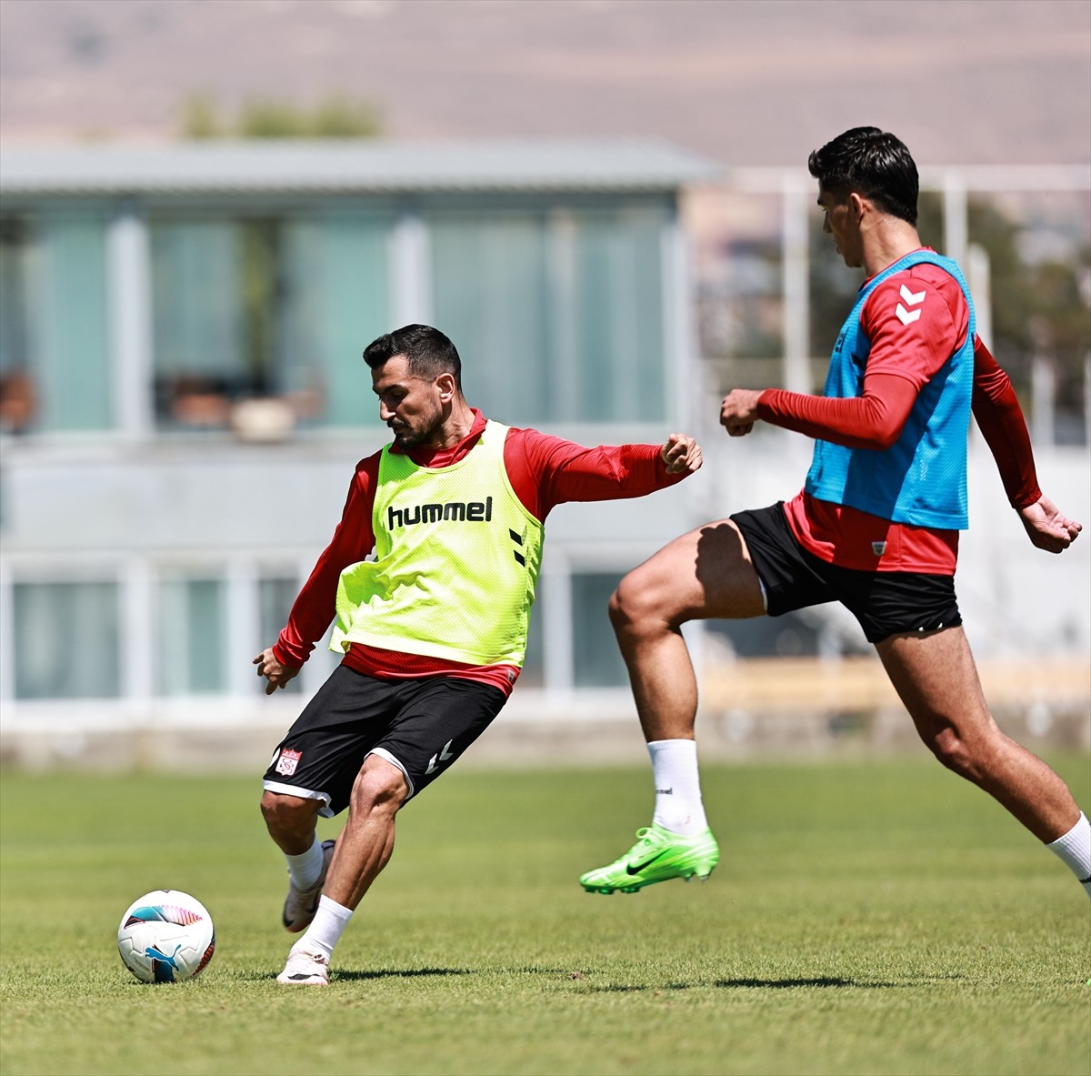 EMS Yapı Sivasspor, 2024-2025 sezonu hazırlıklarının üçüncü etap çalışmalarını teknik direktör...