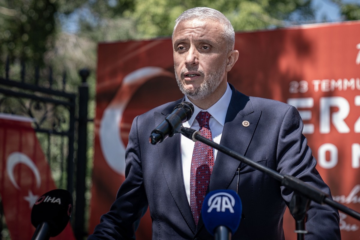 Erzurum Kongresi'nin 105. yıl dönümü dolayısıyla Havuzbaşı Kent Meydanı'nda kutlama töreni...