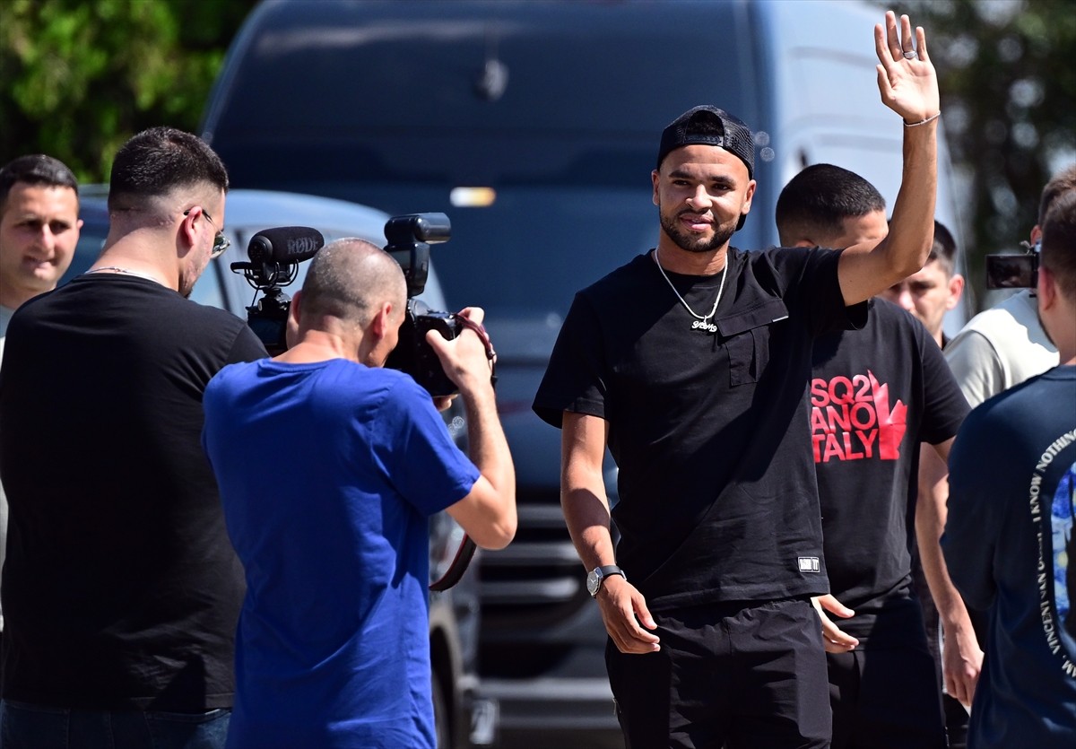 Fenerbahçe'nin transfer görüşmelerine başlandığını duyurduğu Faslı futbolcu Youssef En-Nesyri...