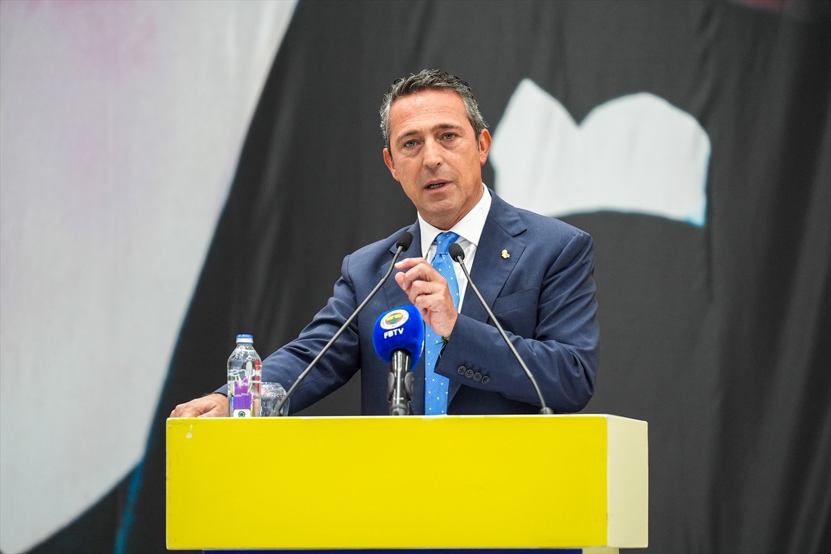 Fenerbahçe Kulübü Başkanı Ali Koç, Kalamış'taki Fenerbahçe Faruk Ilgaz Tesisleri'nde...