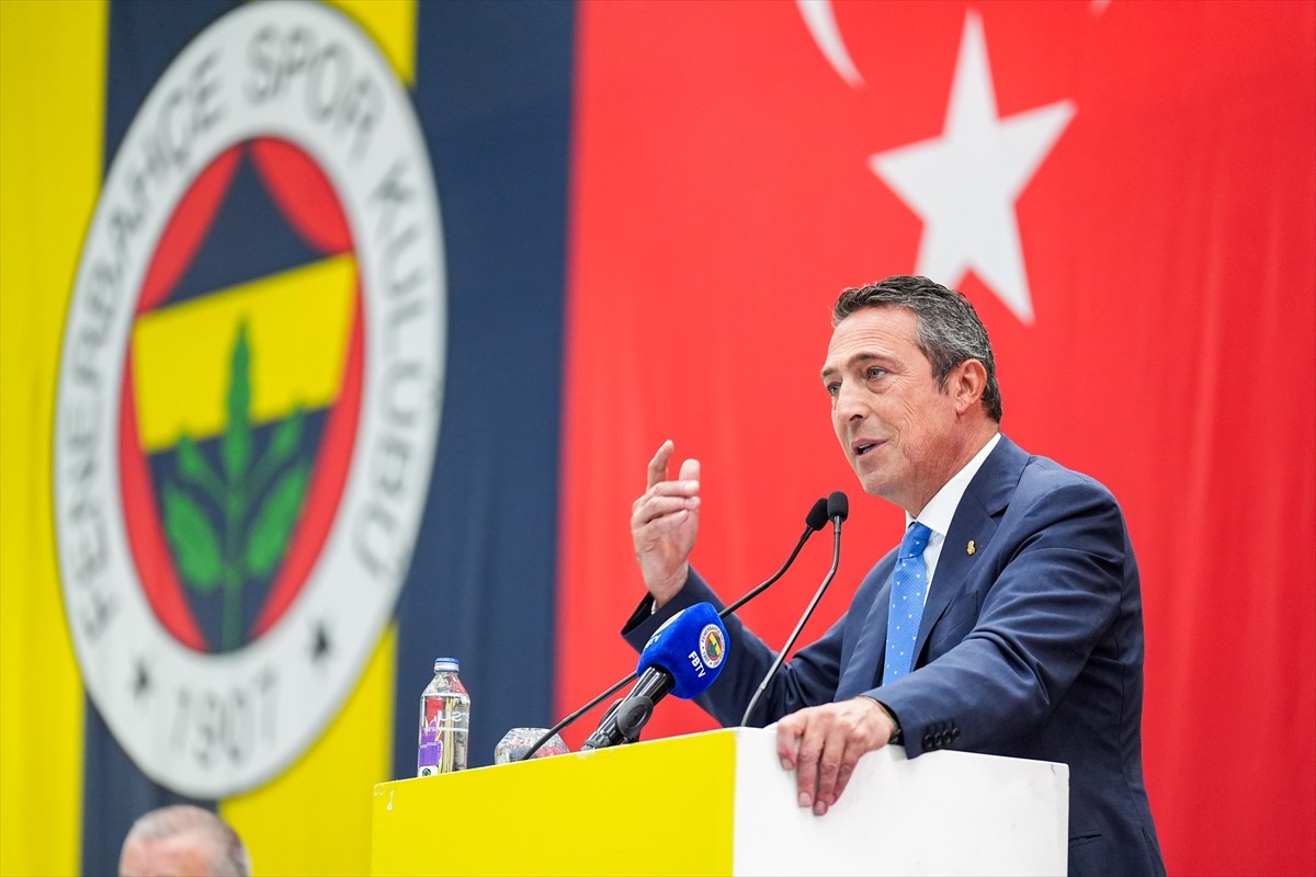 Fenerbahçe Kulübü Başkanı Ali Koç, Kalamış'taki Fenerbahçe Faruk Ilgaz Tesisleri'nde...