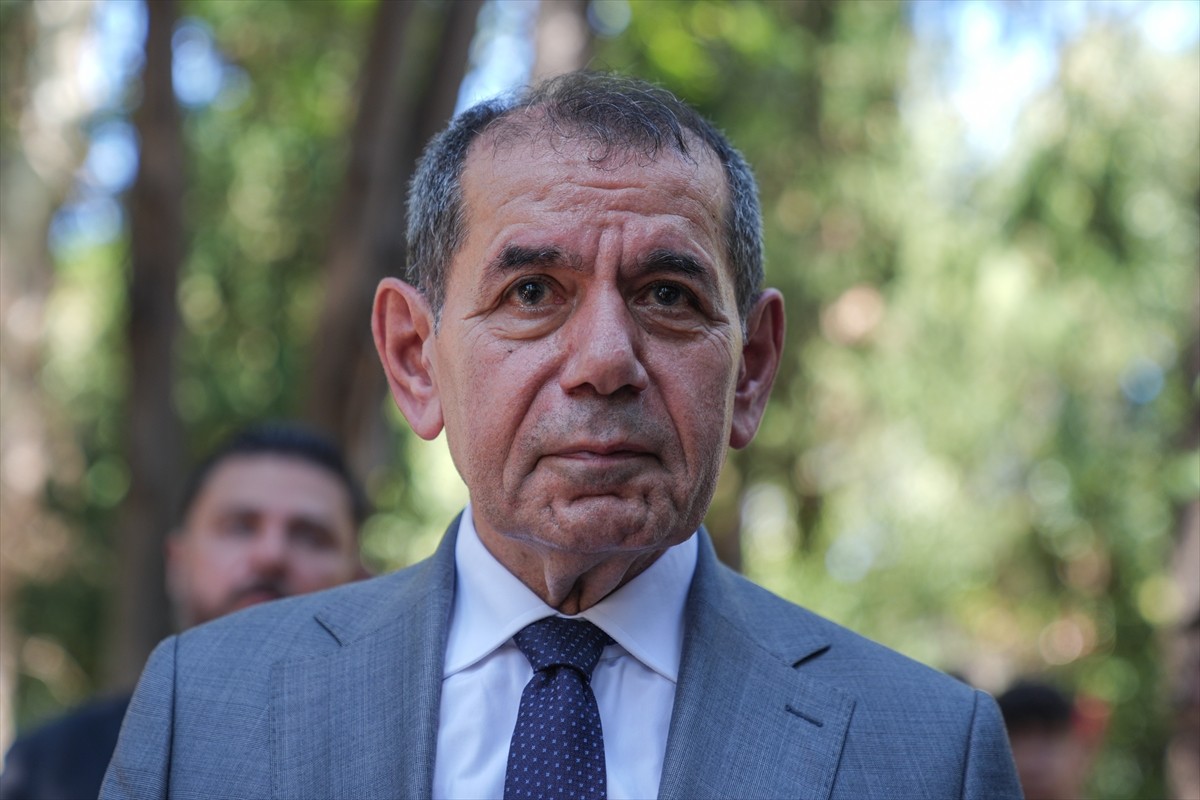  Galatasaray Kulübü Başkanı Dursun Özbek, Galatasaray Spor Kulübünün kurucusu, ilk başkanı ve ilk...