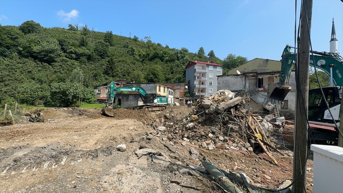 Giresun'da 19-20 Temmuz tarihlerinde meydana gelen sağanağın yol açtığı sel ve heyelanların...