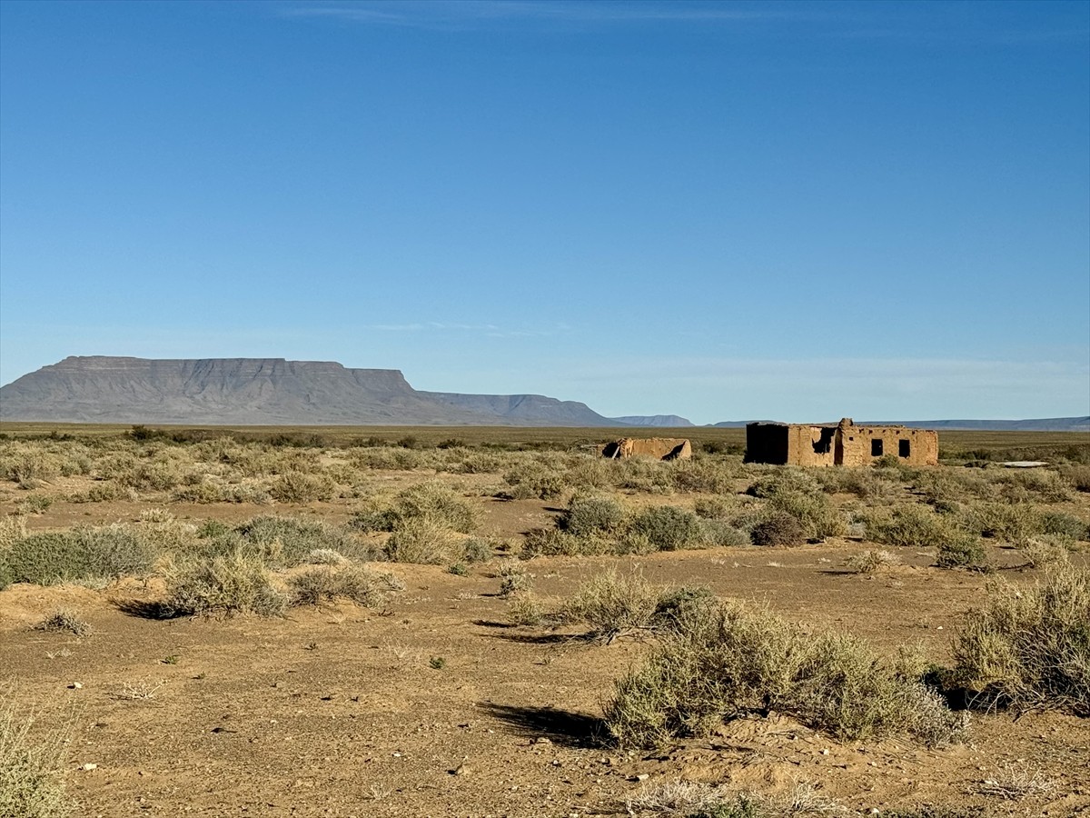 Güney Afrika Cumhuriyeti'nin güneybatısından başlayıp, Atlas Okyanusu sahilleri boyunca Namib...