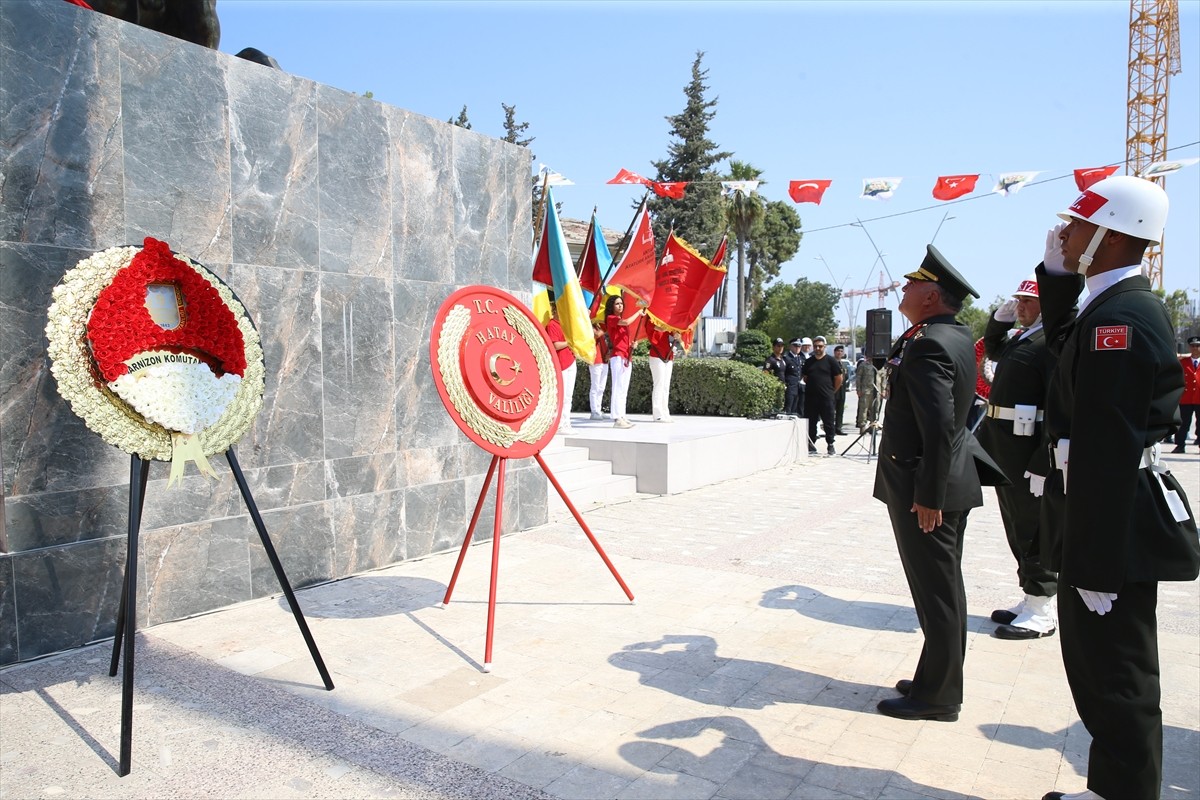 Hatay'ın ana vatana katılışının 85'nci yıl dönümü dolayısıyla tören düzenlendi. Antakya Cumhuriyet...