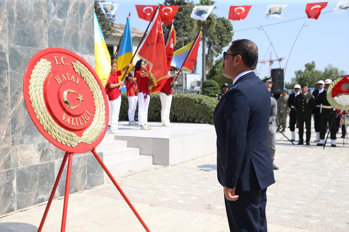 Hatay'ın ana vatana katılışının 85'nci yıl dönümü dolayısıyla tören düzenlendi. Antakya Cumhuriyet...