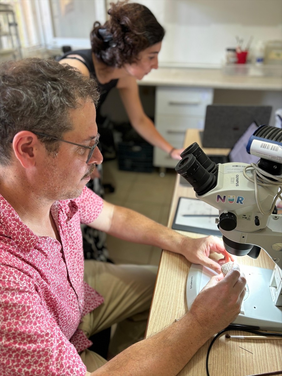 Hatay'ın Reyhanlı ilçesinde "Eski Alalah" olarak bilinen "Aççana Höyük"te sürdürülen çalışmalarda...