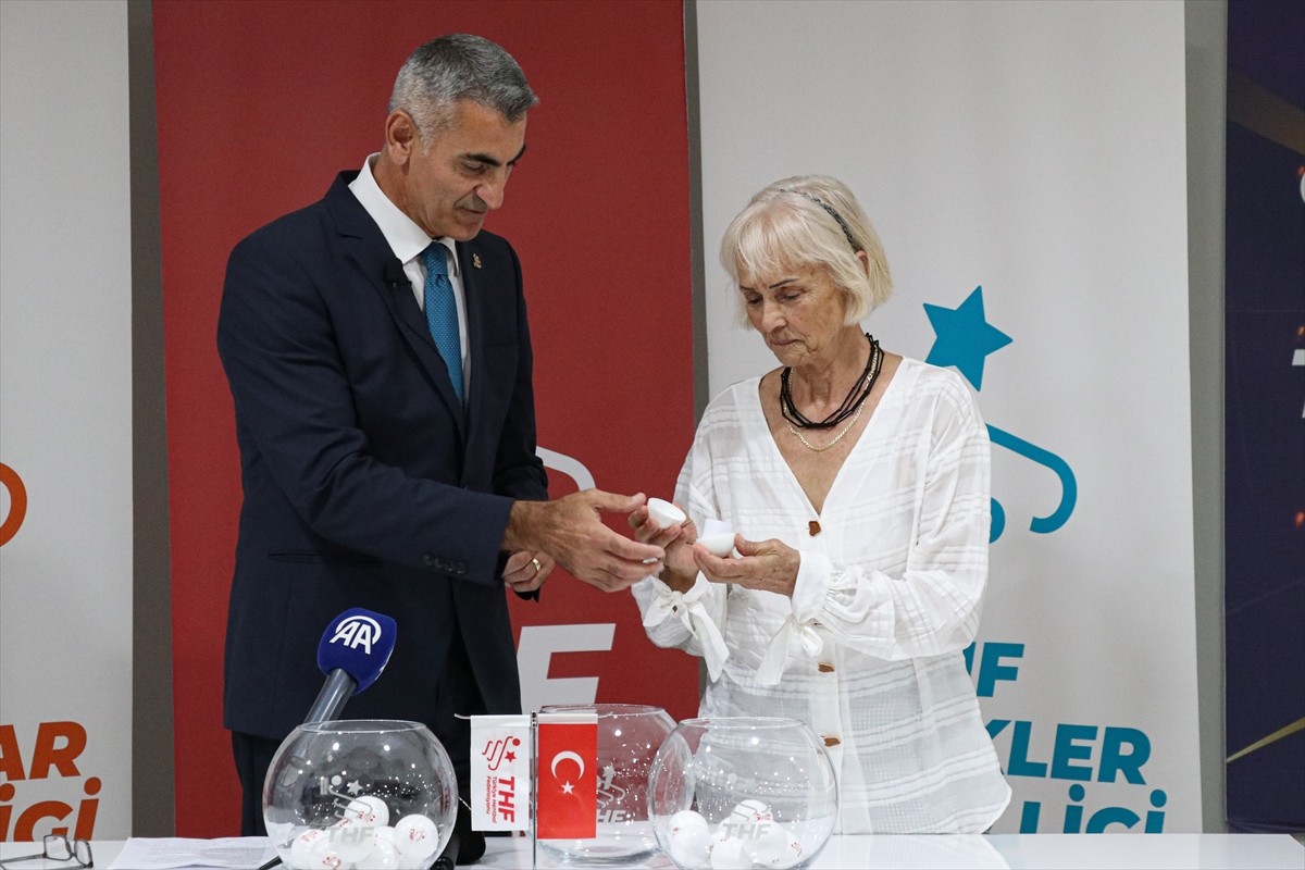 Hentbol Kadınlar ve Erkekler Süper Lig'de 2024-2025 sezonu fikstür çekimi Türkiye Hentbol...