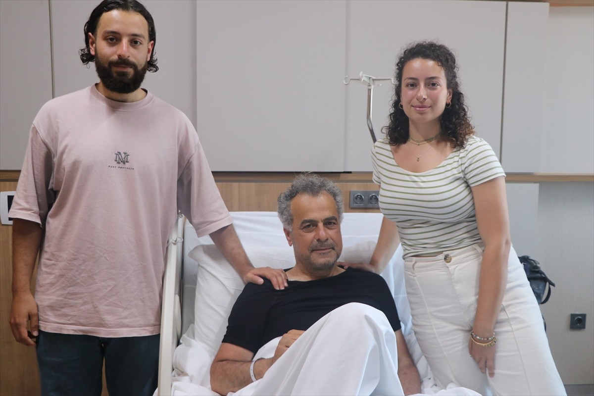 Hollanda'dan 2 çocuğuyla gelip grup halinde Ağrı Dağı'na tırmandıktan sonra 2 arkadaşını kaybeden...