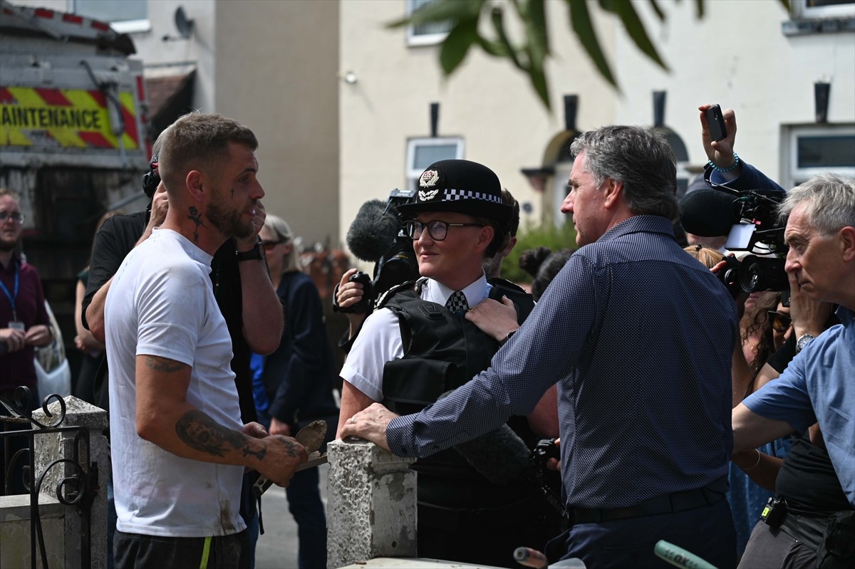 İngiltere'nin Southport kentinde 3 çocuğun öldürüldüğü, 8'i çocuk 10 kişinin yaralandığı bıçaklı...