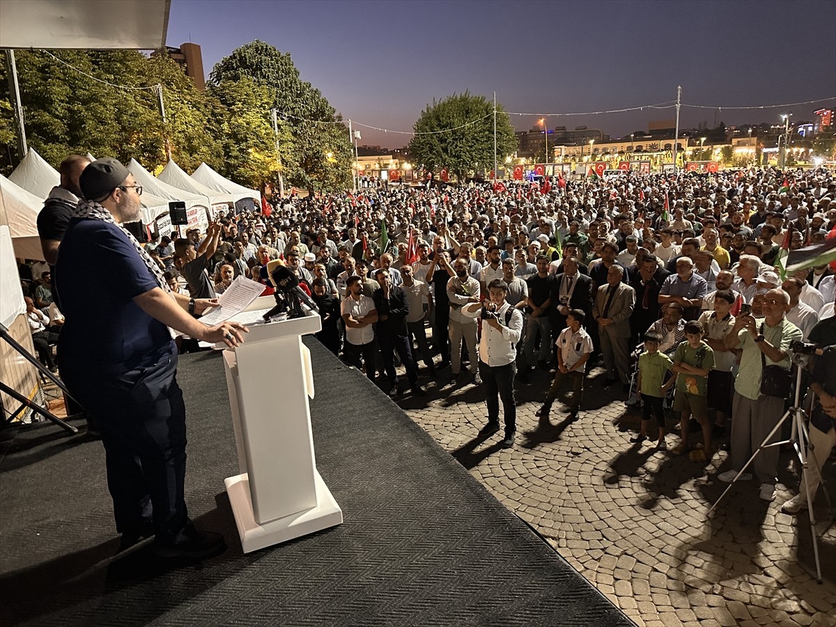 İran'ın başkenti Tahran'da suikasta uğrayan Hamas Siyasi Büro Başkanı İsmail Heniyye için...