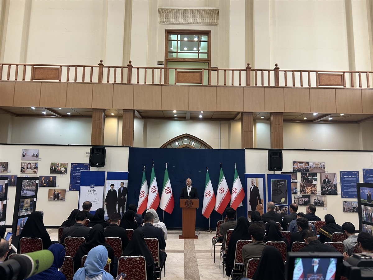 İran Dışişleri Bakanlığı Sözcüsü Nasır Kenani, ABD Başkanı Joe Biden'ın kasımda yapılacak...