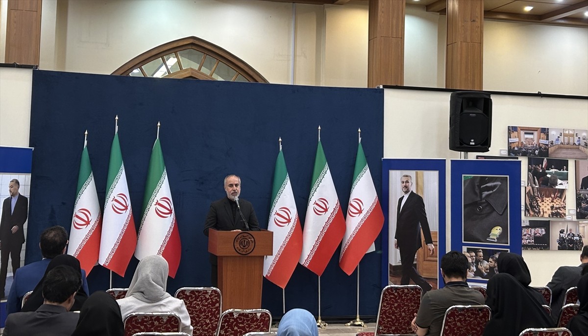 İran Dışişleri Bakanlığı Sözcüsü Nasır Kenani, ABD Başkanı Joe Biden'ın kasımda yapılacak...