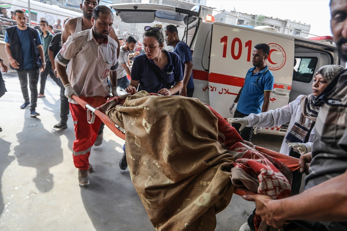 İsrail'in abluka altındaki Gazze Şeridi'ne yönelik saldırıları 290 gündür aralıksız devam ediyor....