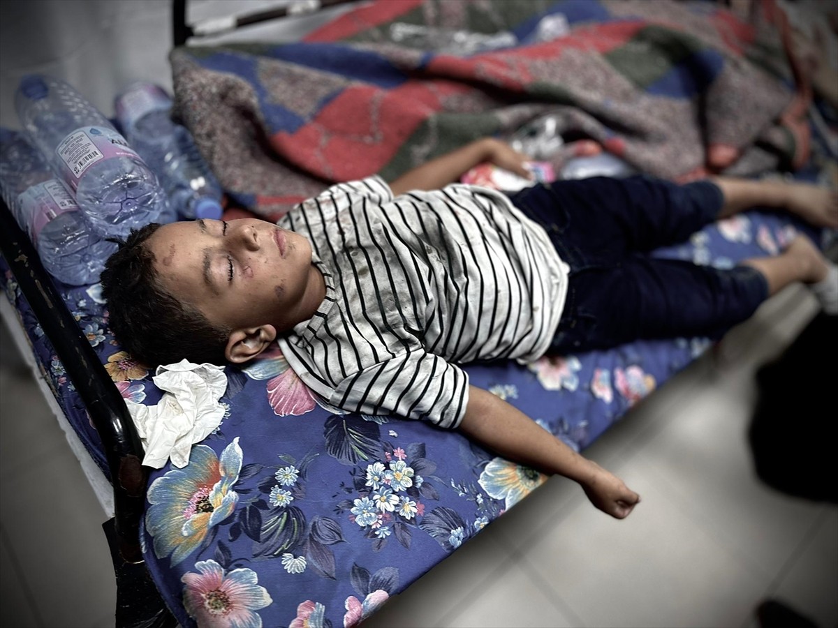 İsrail'in abluka altındaki Gazze Şeridi'ne yönelik saldırıları 290 gündür aralıksız devam ediyor....