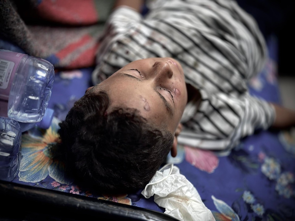 İsrail'in abluka altındaki Gazze Şeridi'ne yönelik saldırıları 290 gündür aralıksız devam ediyor....