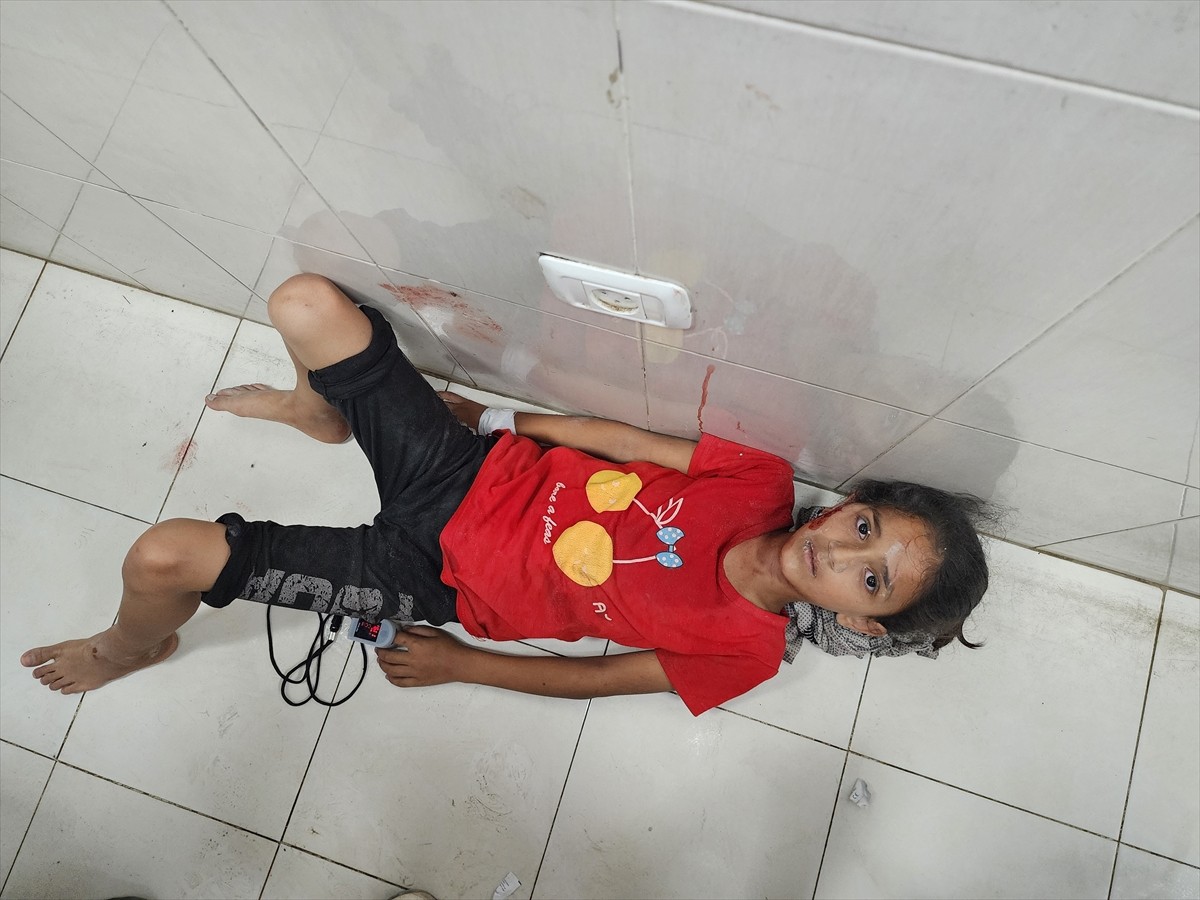 İsrail'in abluka altındaki Gazze Şeridi'ne yönelik saldırıları 290 gündür aralıksız devam ediyor....