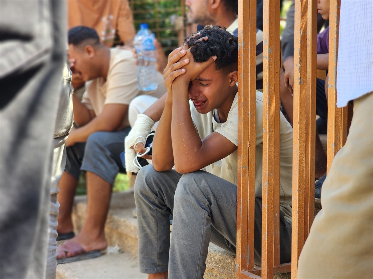 İsrail'in abluka altındaki Gazze Şeridi'ne yönelik saldırıları 290 gündür aralıksız devam ediyor....