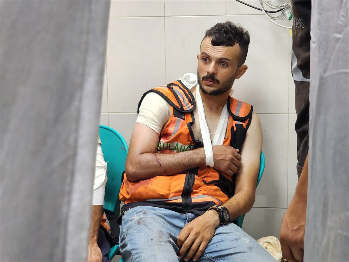 İsrail'in abluka altındaki Gazze Şeridi'ne yönelik saldırıları 290 gündür aralıksız devam ediyor....